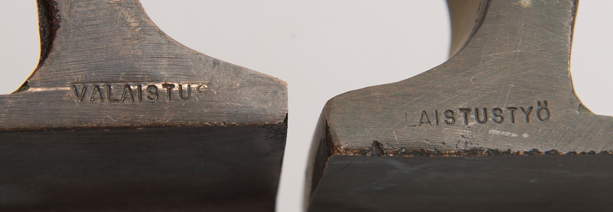 A set of two door handles for Valaistustyö.