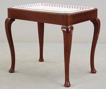 TEBORD, fajans, Rörstrand, 1909. Kunglig proveniens.