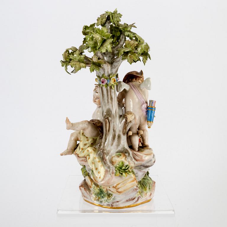 Figurines 2 pieces Meissen porcelain, first half of the 20th century.