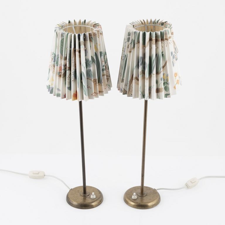 Harald Notini, bordslampor, ett par, modell "15288", Arvid  Böhlmarks Lampfabrik, 1900-talet mitt.