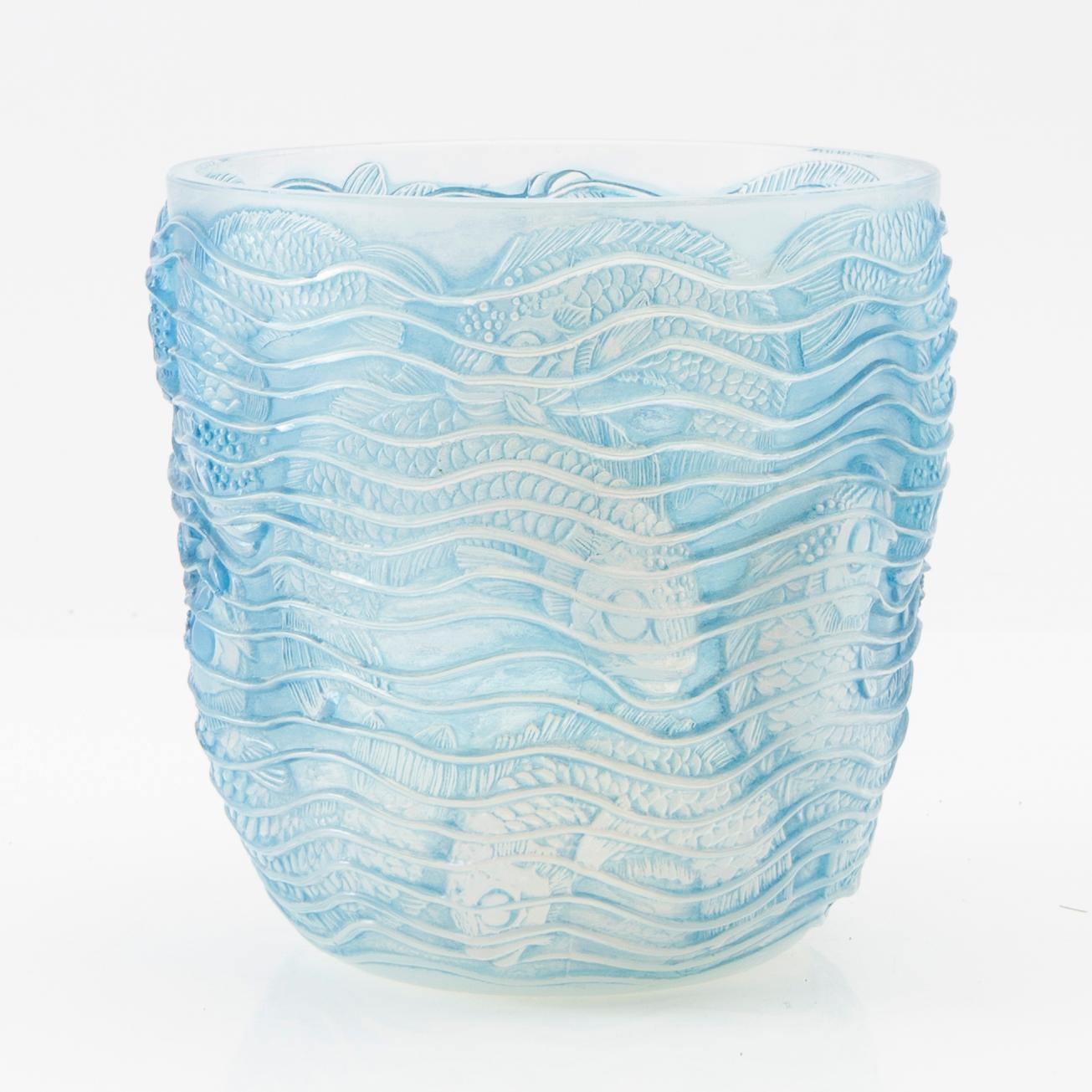 René Lalique, Vas "Dauphins", signerad tillverkad före 1946.