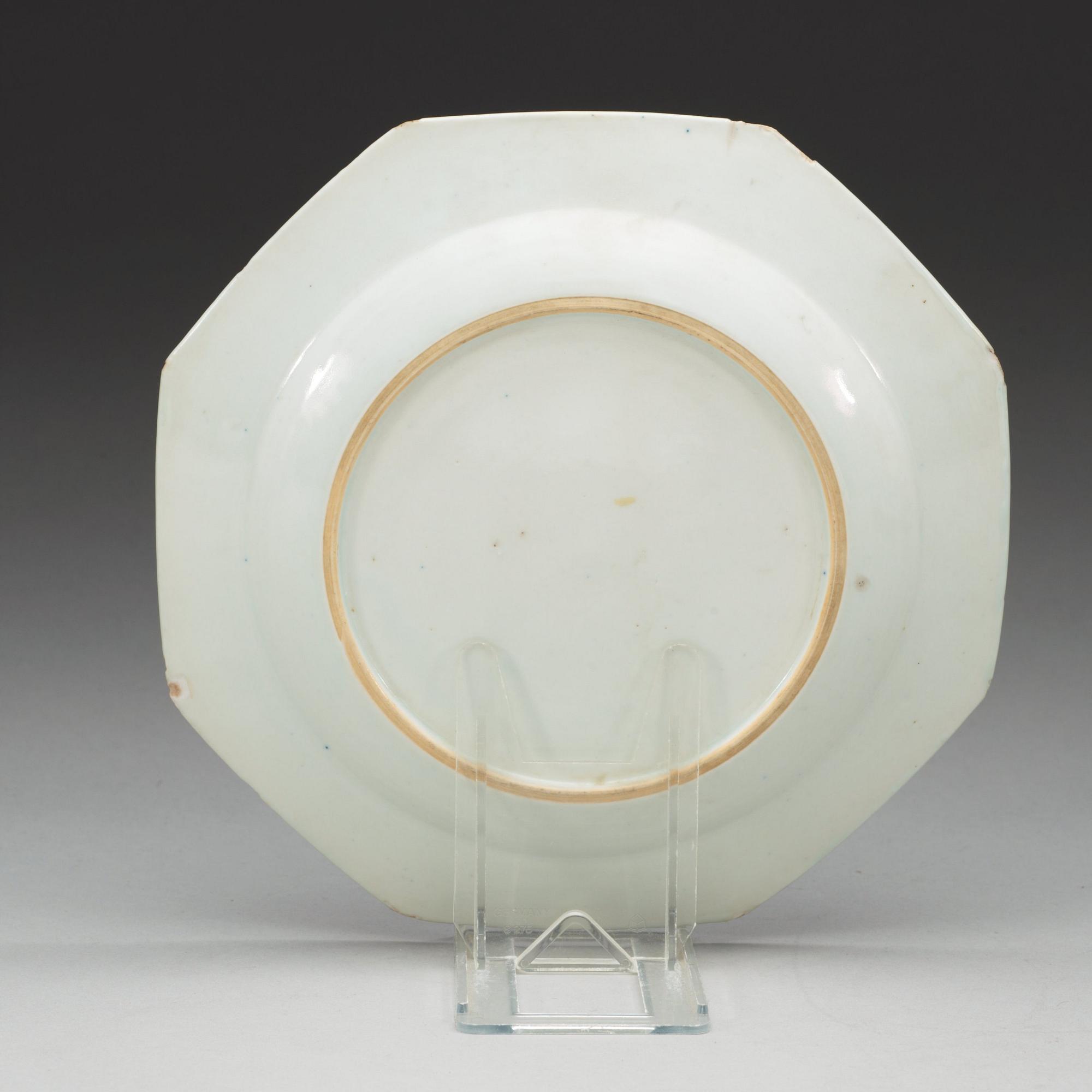 A set of 12 blue and white dinner plates, Qing dynasty, Qianlong (1736-95).
