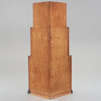 Erik Lund, hörnskåp, Stockholm 1930-tal.