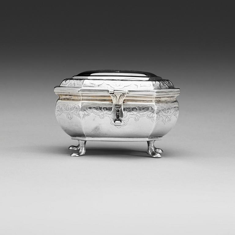 A Swedish early 18th century silver box, marks of Andreas Lorentzon Wall, Stockholm 1724.