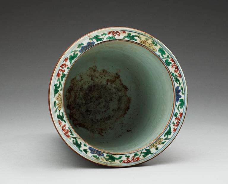 YTTERFODER, porslin. Qing dynastin, Kangxi (1662-1722).