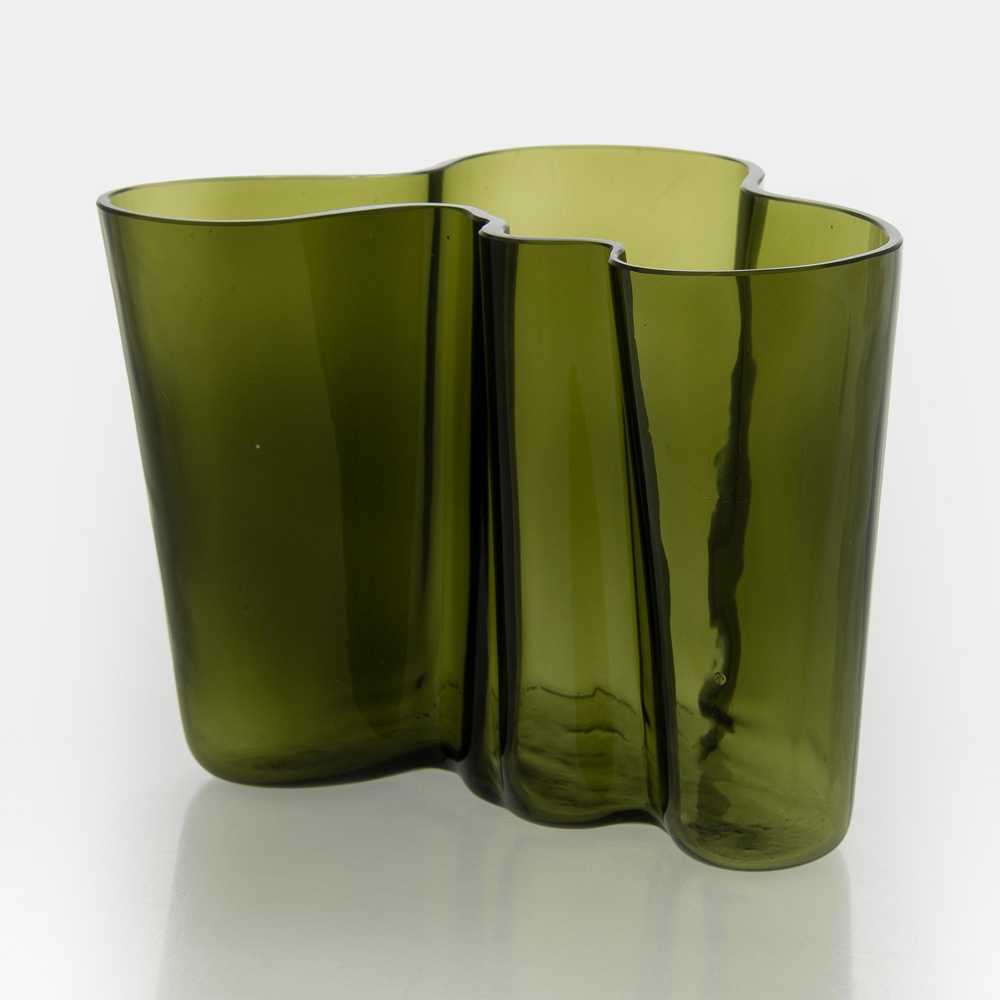 Alvar Aalto, a 1950s glass vase, model 3030, signed Alvar Aalto 3030.