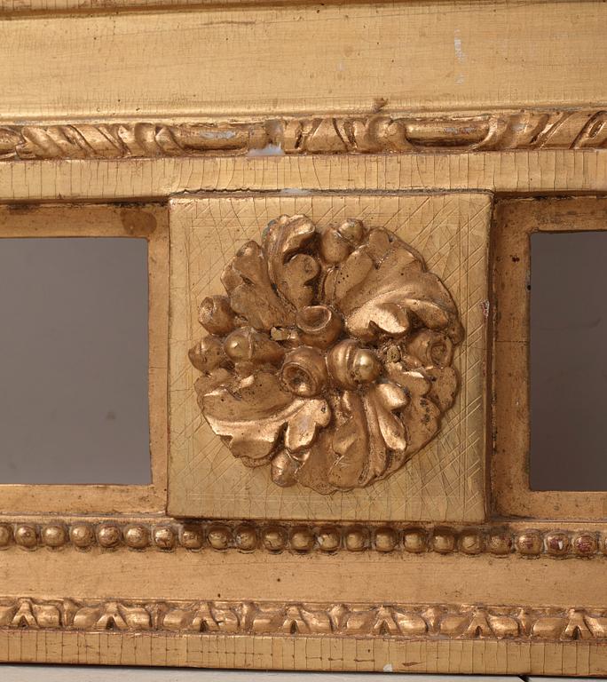 A Swedish Gustavian mirror by Lago Lundén 1791.