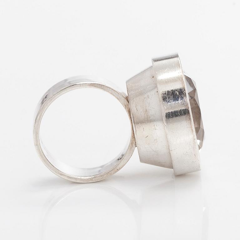 Elis Kauppi, ring, silver och bergskristall, Kupittaan Kulta, Åbo.