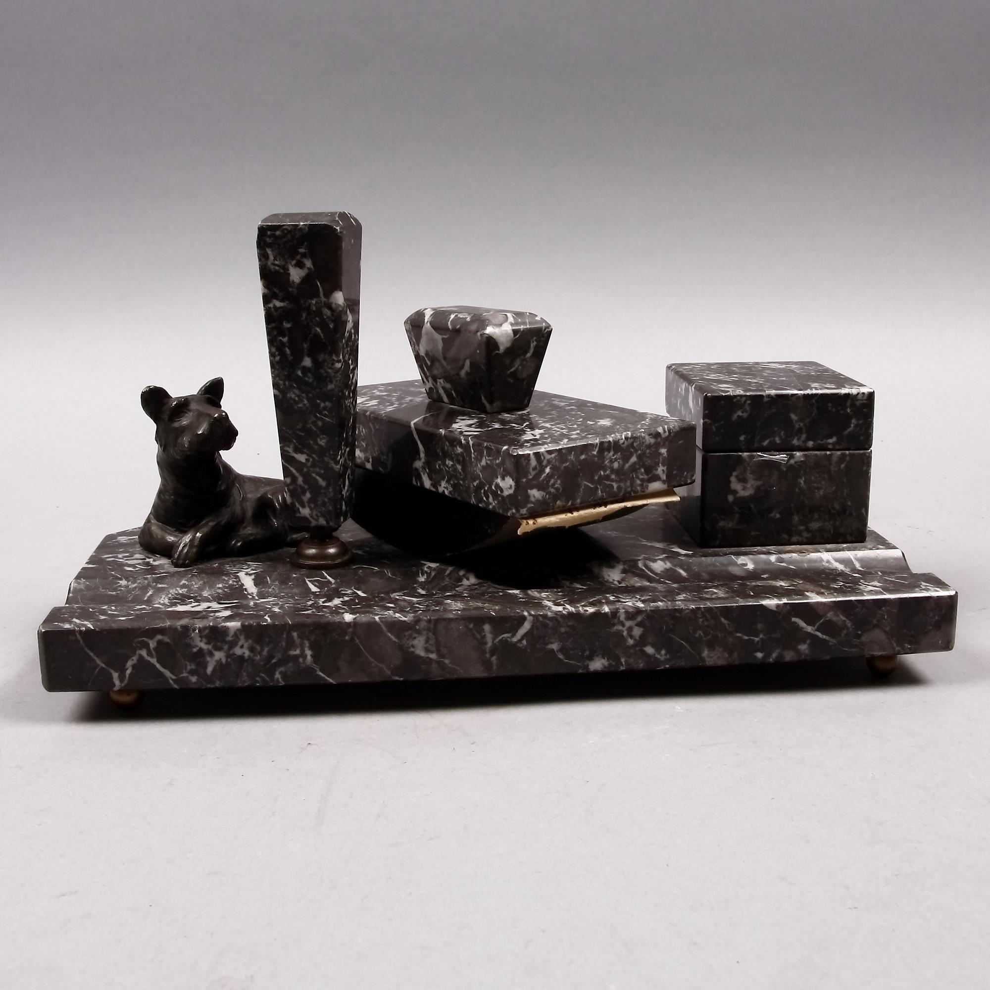 SKRIVBORDSET, 3 delar, marmor, metall, 1920-30-tal.