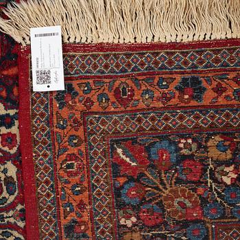 Matta, antik/semiantik Meshed, ca 336,5 x 229,5 cm.
