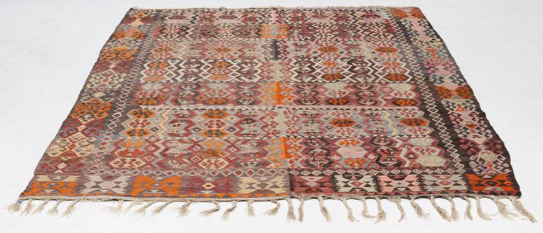 Rug, Kelim, approx. 305 x 195-200 cm.