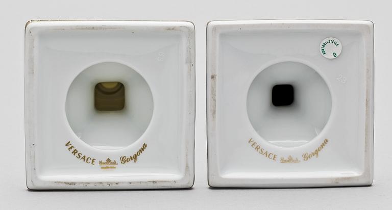 LJUSSTAKAR, ett par, porslin, "Gorgona", Rosenthal för Versace.
