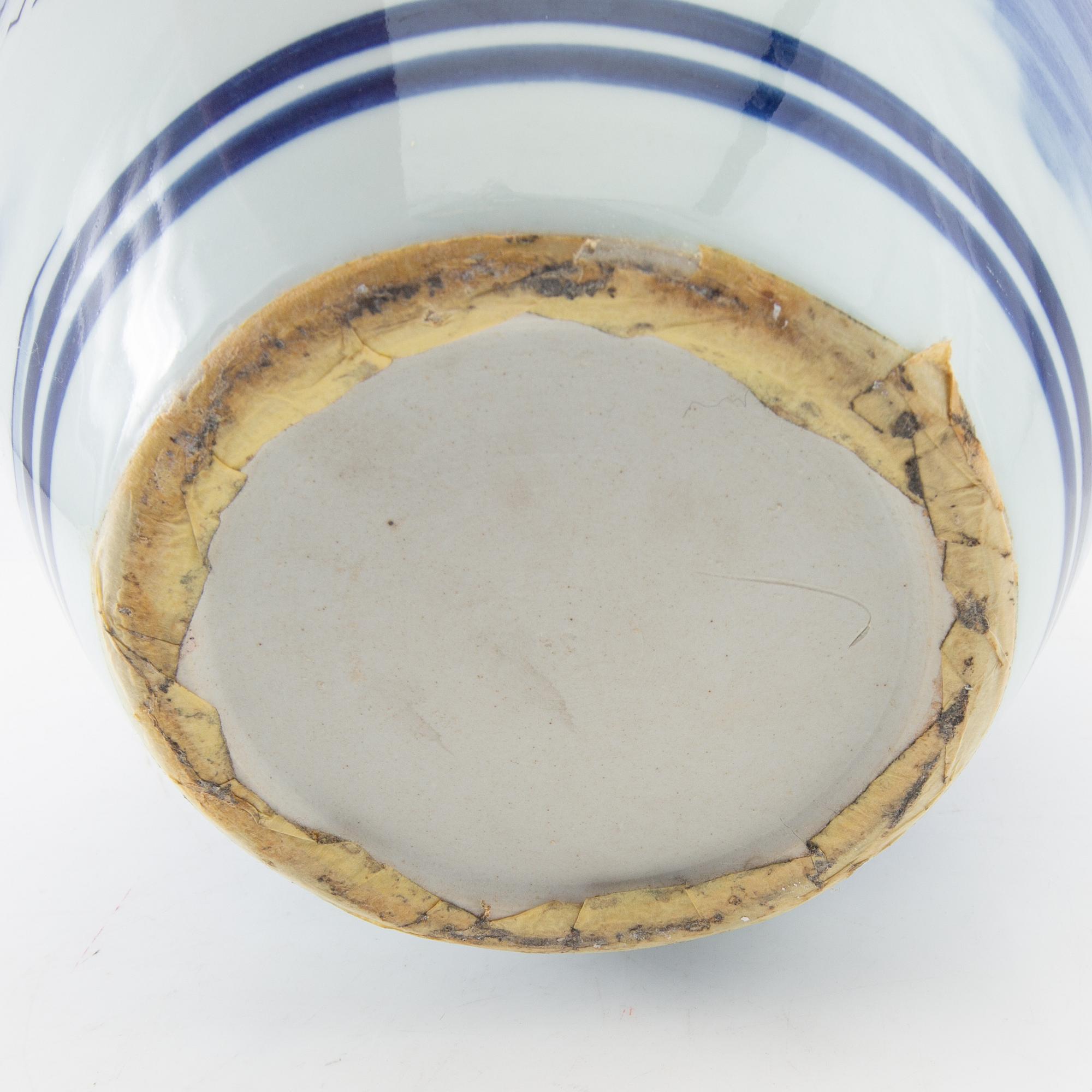 Floor vase Japan 20th century porcelain.