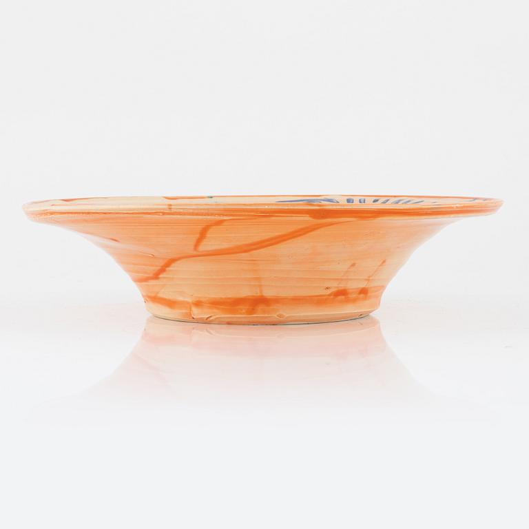 Ulrica Hydman-Vallien, a signed bowl.
