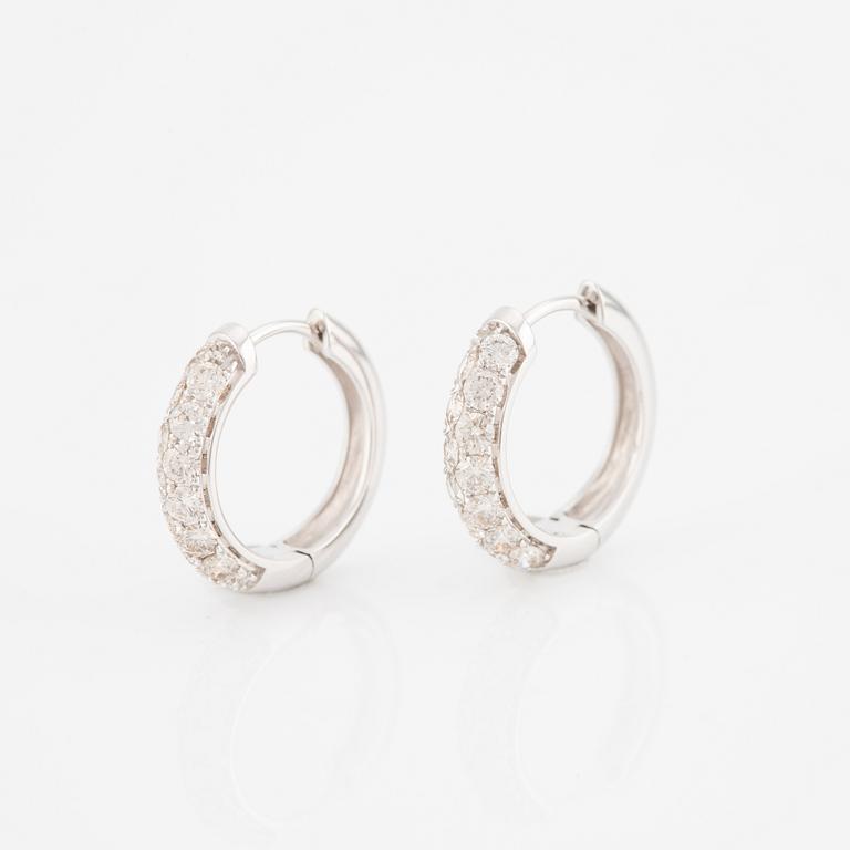 Earrings, hoop style, 18K white gold with brilliant-cut diamonds.