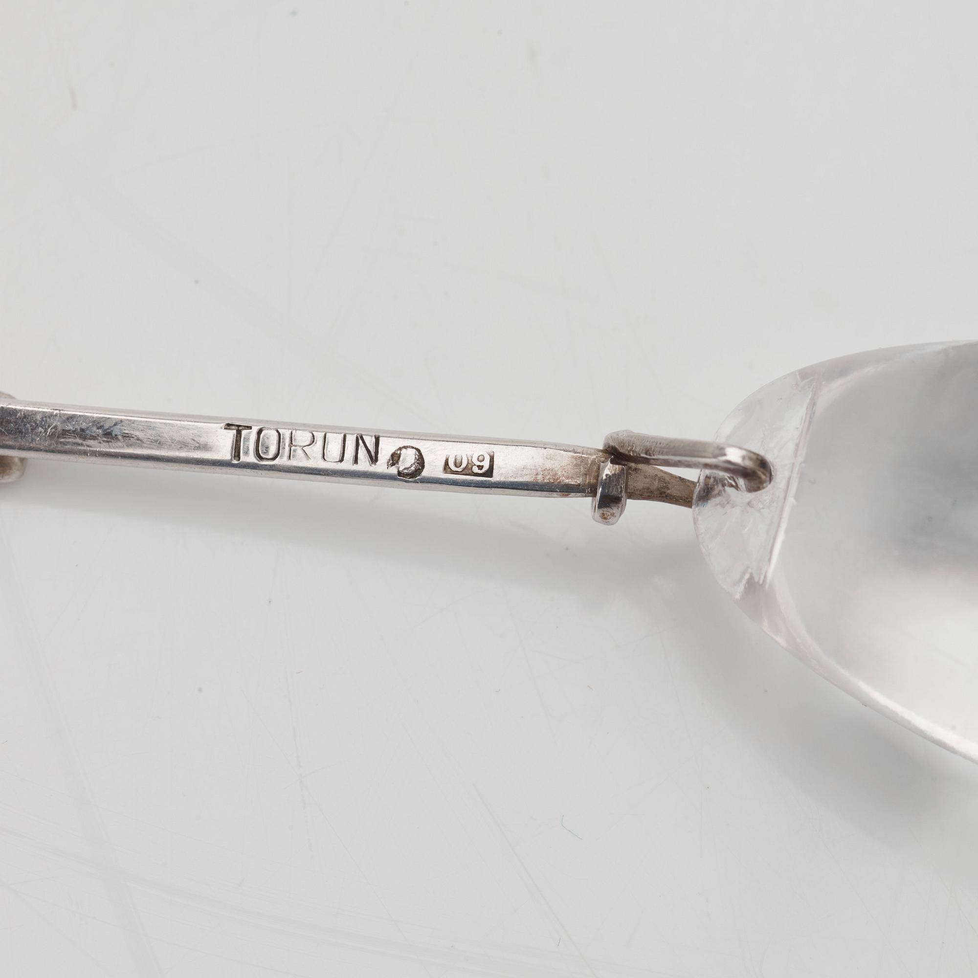Vivianna Torun Bülow-Hübe, halssmycke, egen verkstad, Stockholm, 1964, silver och glas.