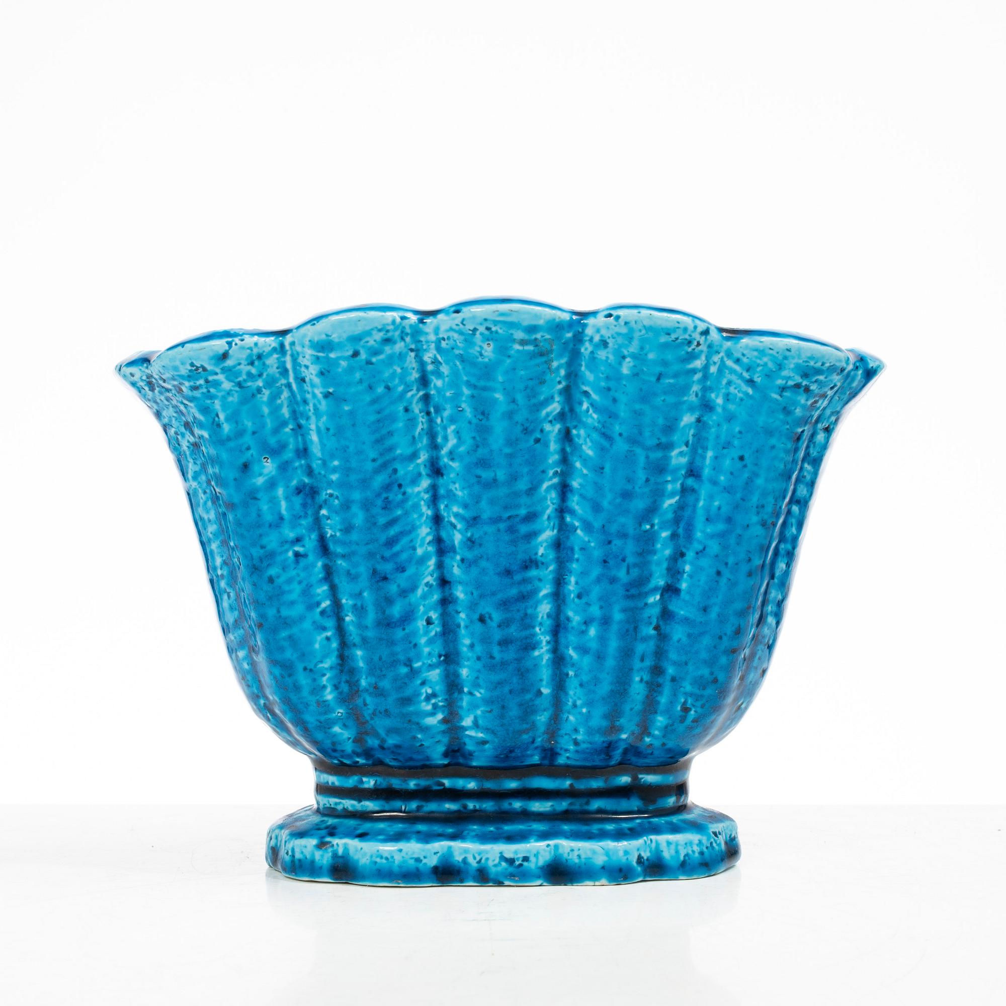 Gunnar Nylund, a set of five chamotte stoneware vases, Rörstrand 1930s-40s.