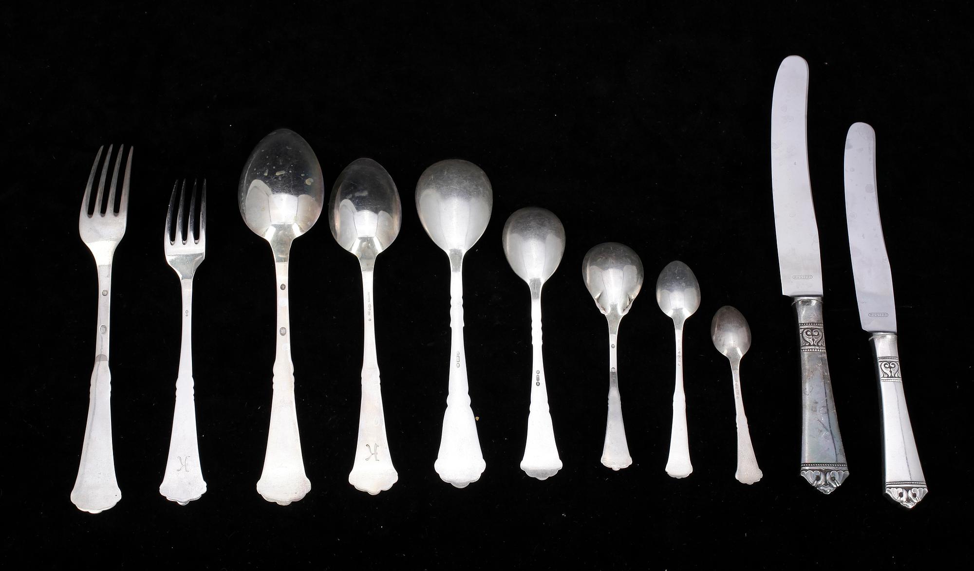 BESTICKDELAR, 75 st, silver, bla Christian F. Heise, Köpenhamn, 1900-talets första hälft.  Tot vikt ca 1700 g.