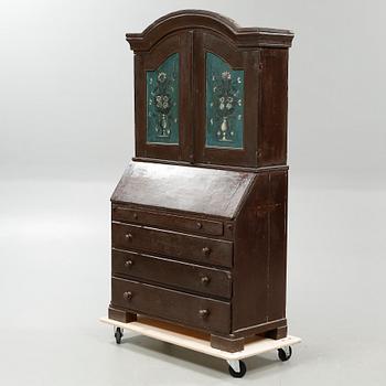 A Swedish handicrafted cabinet, made around year 1800.