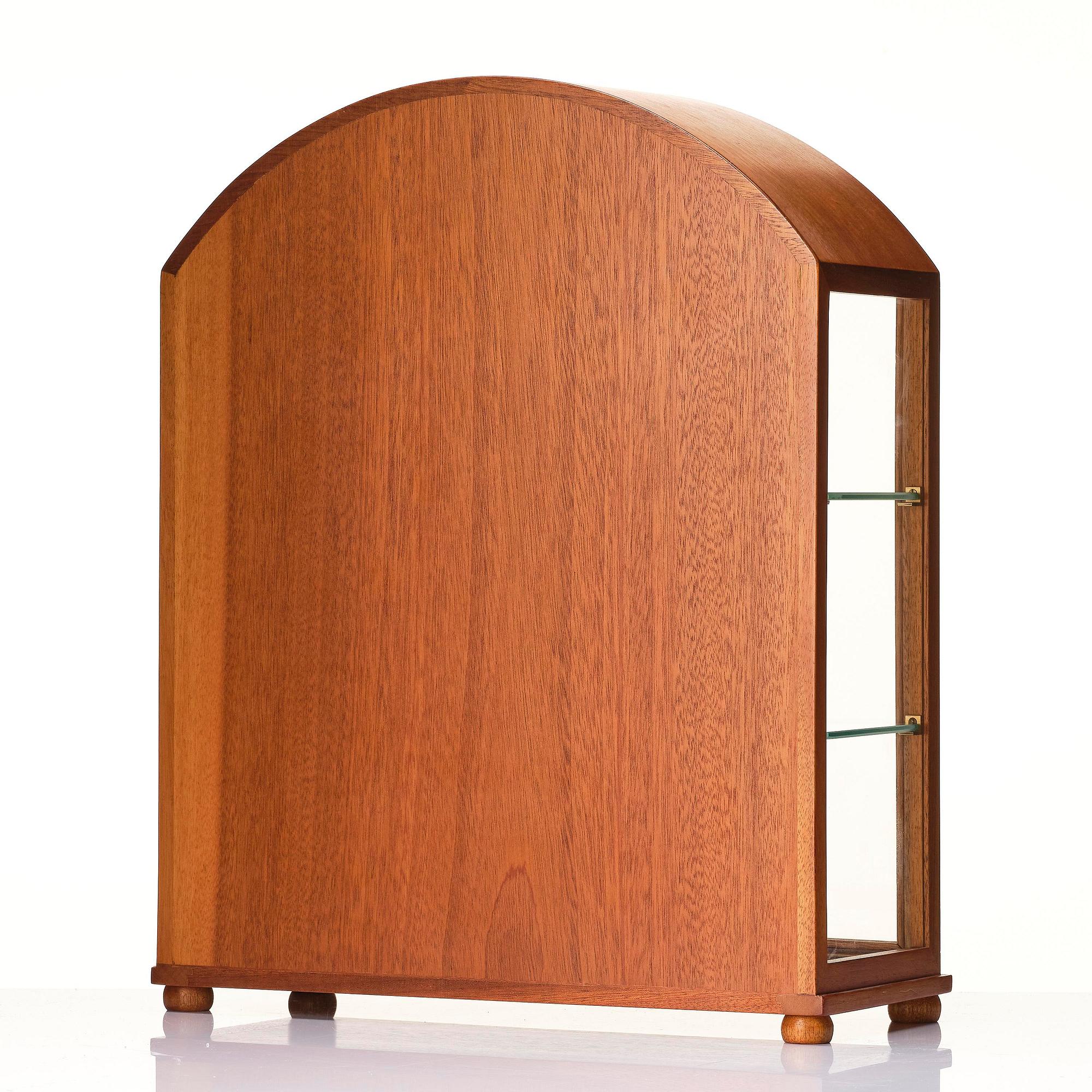 Josef Frank, a display cabinet model B 2070, Firma Svenskt Tenn, pre 1985.