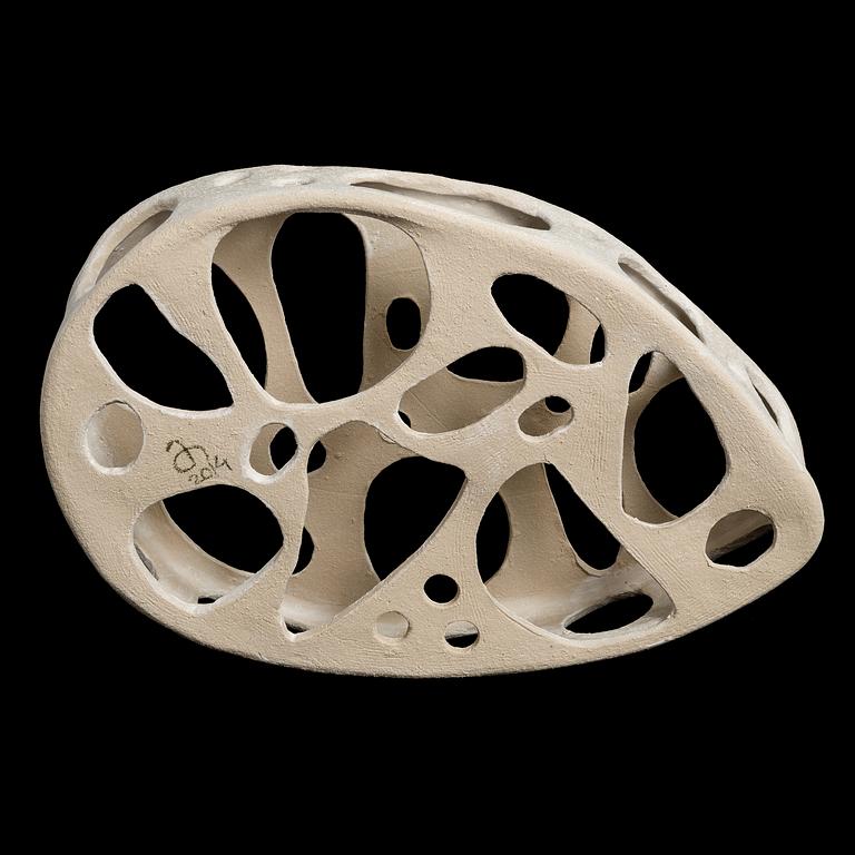 Anna Hackman, skulptur, "The space inbetween", signerad AH 2014.