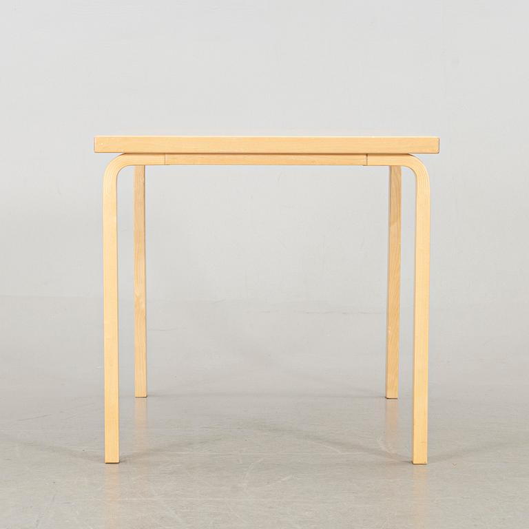 ALVAR AALTO, an Artek table.