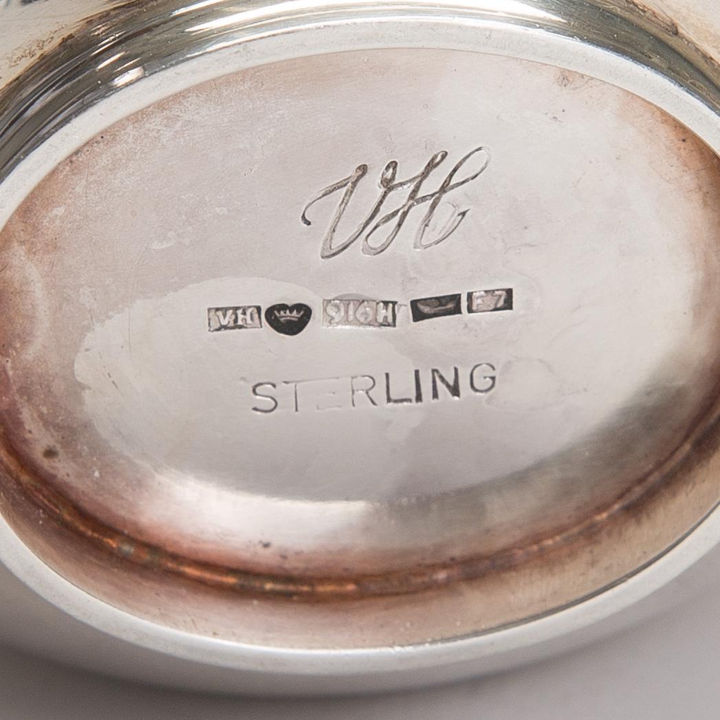 SOCKERSKÅL och GRÄDDSNÄCKA, sterling silver, Väinö Hamara, Helsingfors 1959. Tot. vikt ca 183 g.