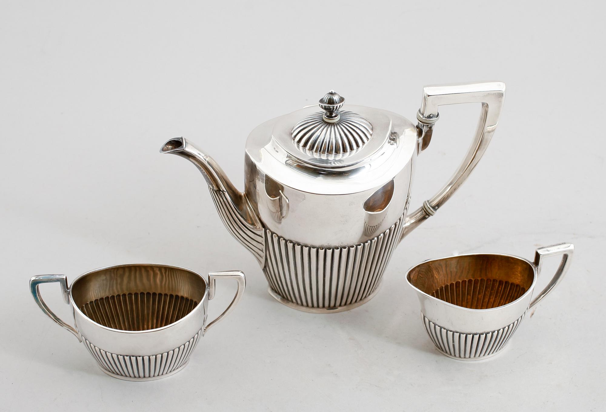 KAFFESERVIS, 3 delar, silver, CG Hallberg, Stockholm 1918. Vikt ca 797 gram.