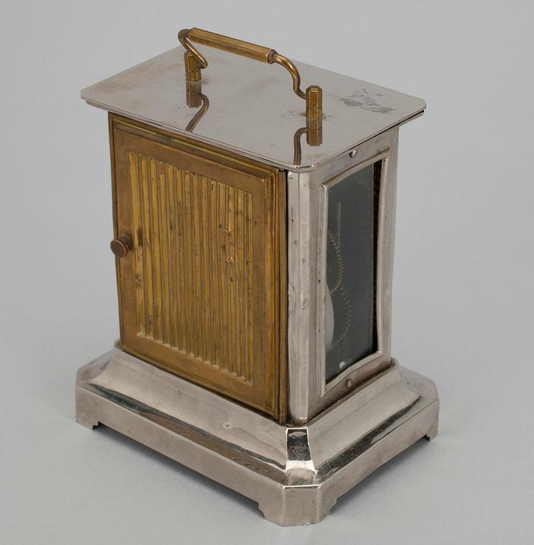 VÄCKARKLOCKA/SPELDOSA, metall, jugend.