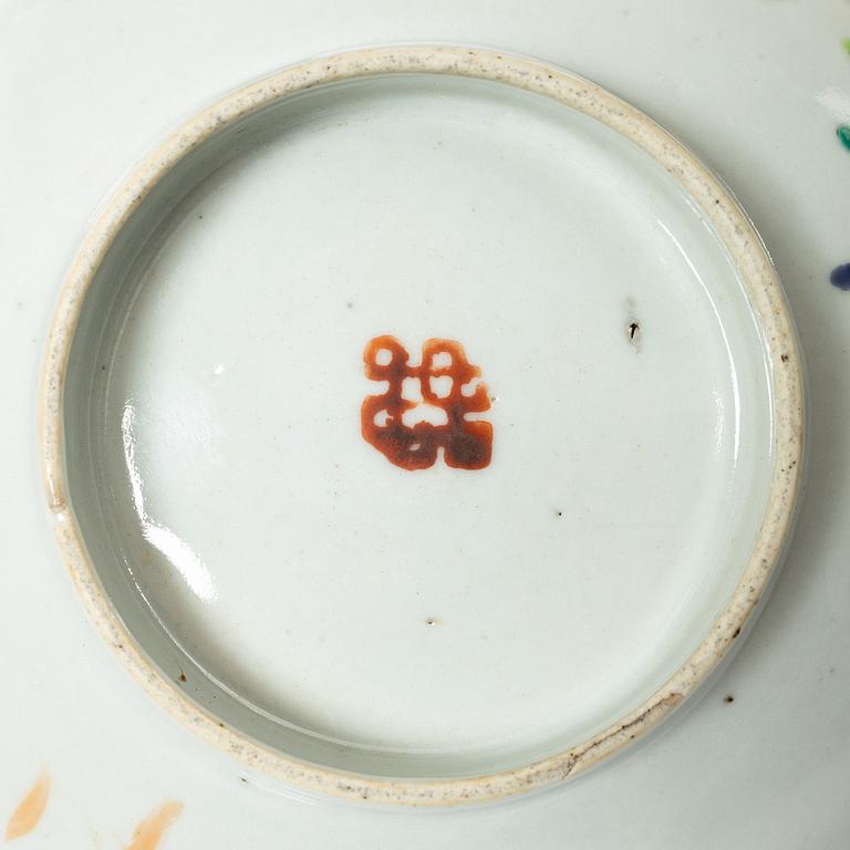 Two Chinese porcelain bowls, 19th Century.
