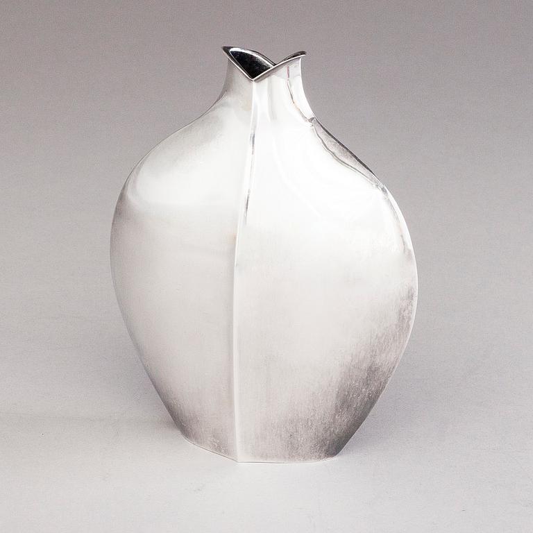 TAPIO WIRKKALA Silver Vase, mark of TW, Hopeakeskus, Hämeenlinna 1958.