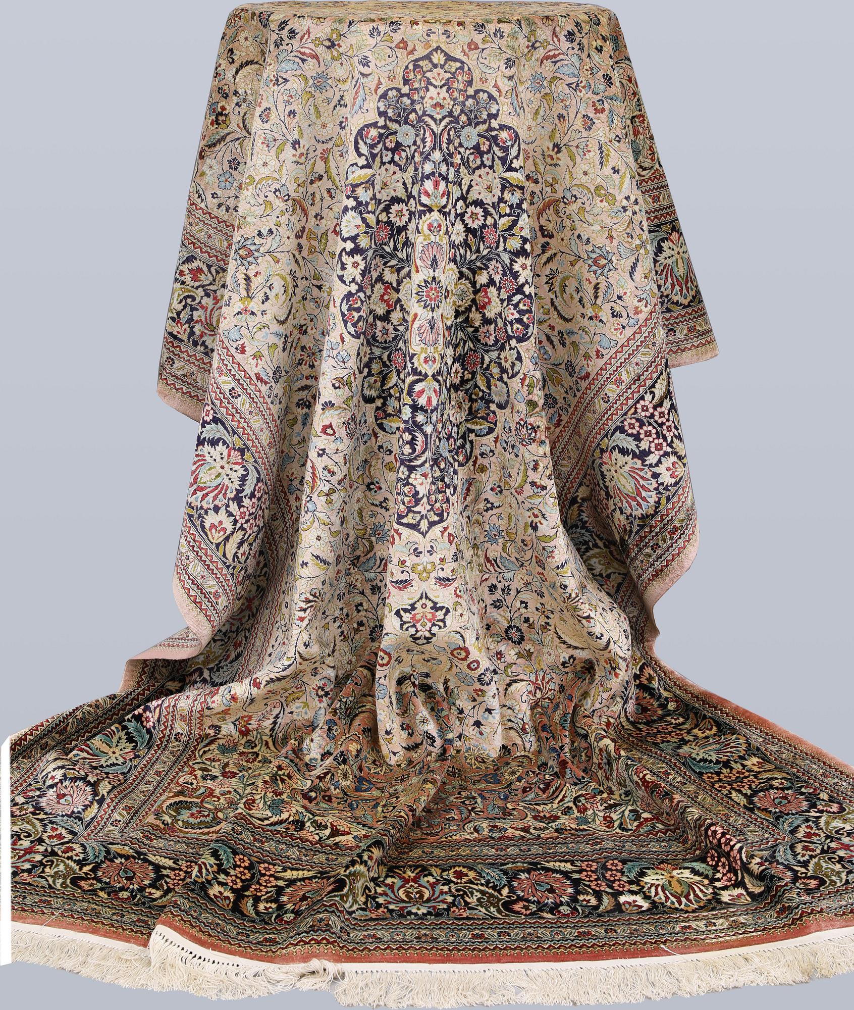 Matta, Orientalisk, silke, 275 x 183 cm.