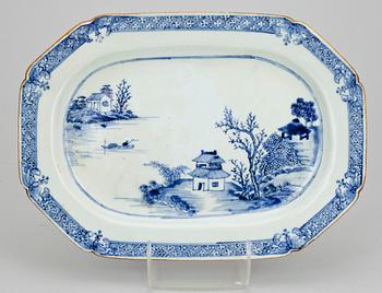 STEKFAT, 3 olika, porslin, Qianlong, Kina 1700-tal.