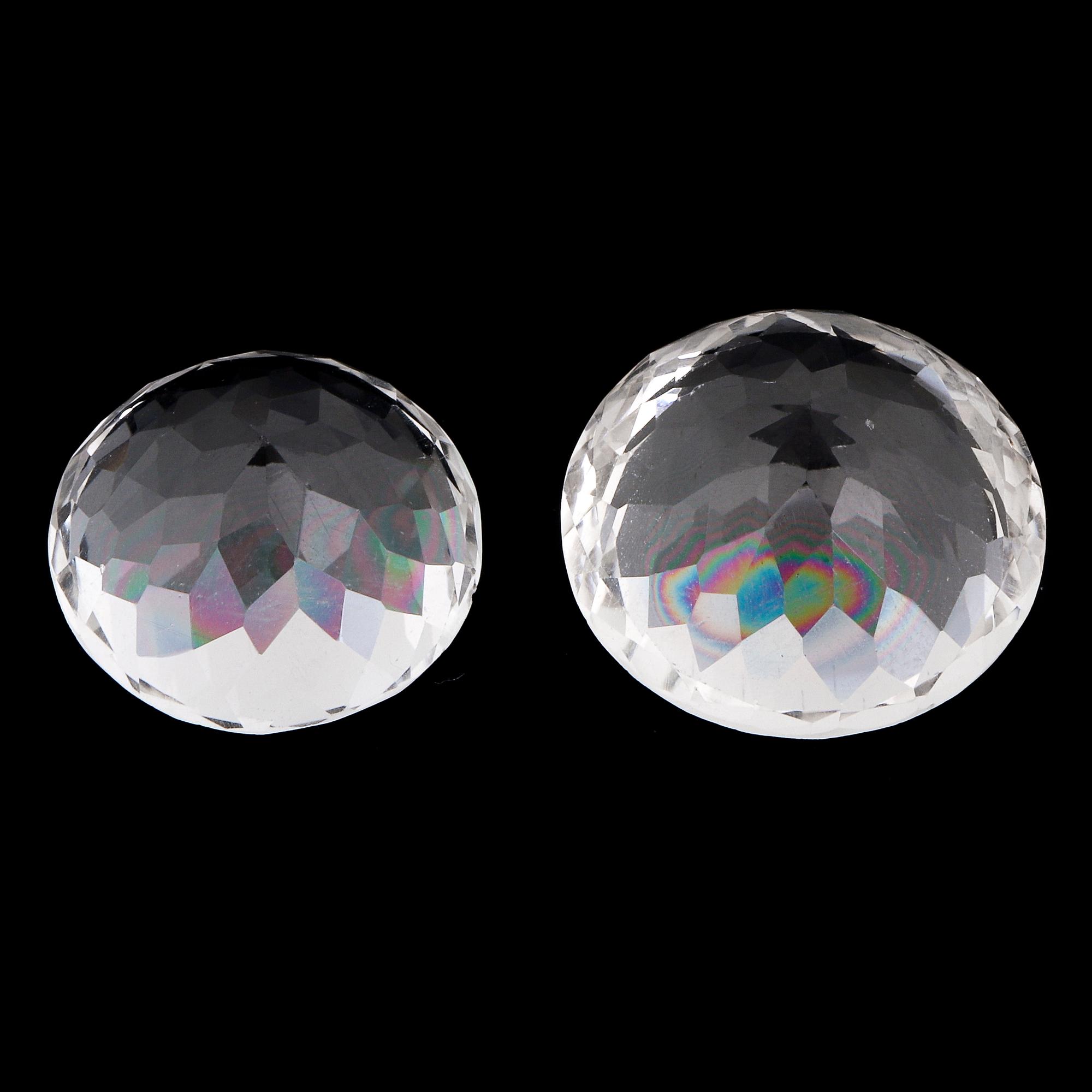 TVÅ LÖSA FASETTSLIPADE TOPASER.