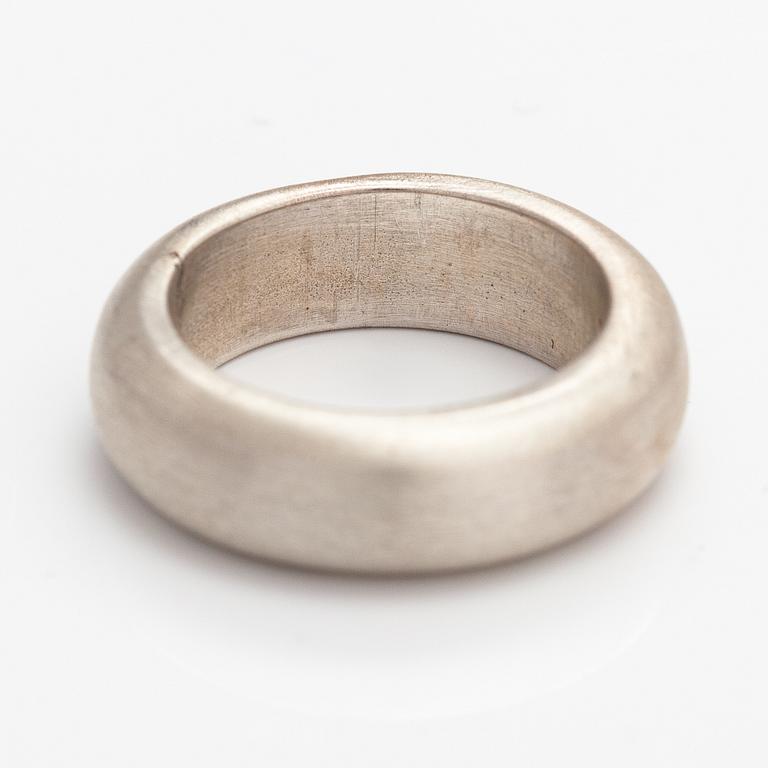 Kaija Aarikka, Ring, sterlingsilver. Platinoro, Åbo.