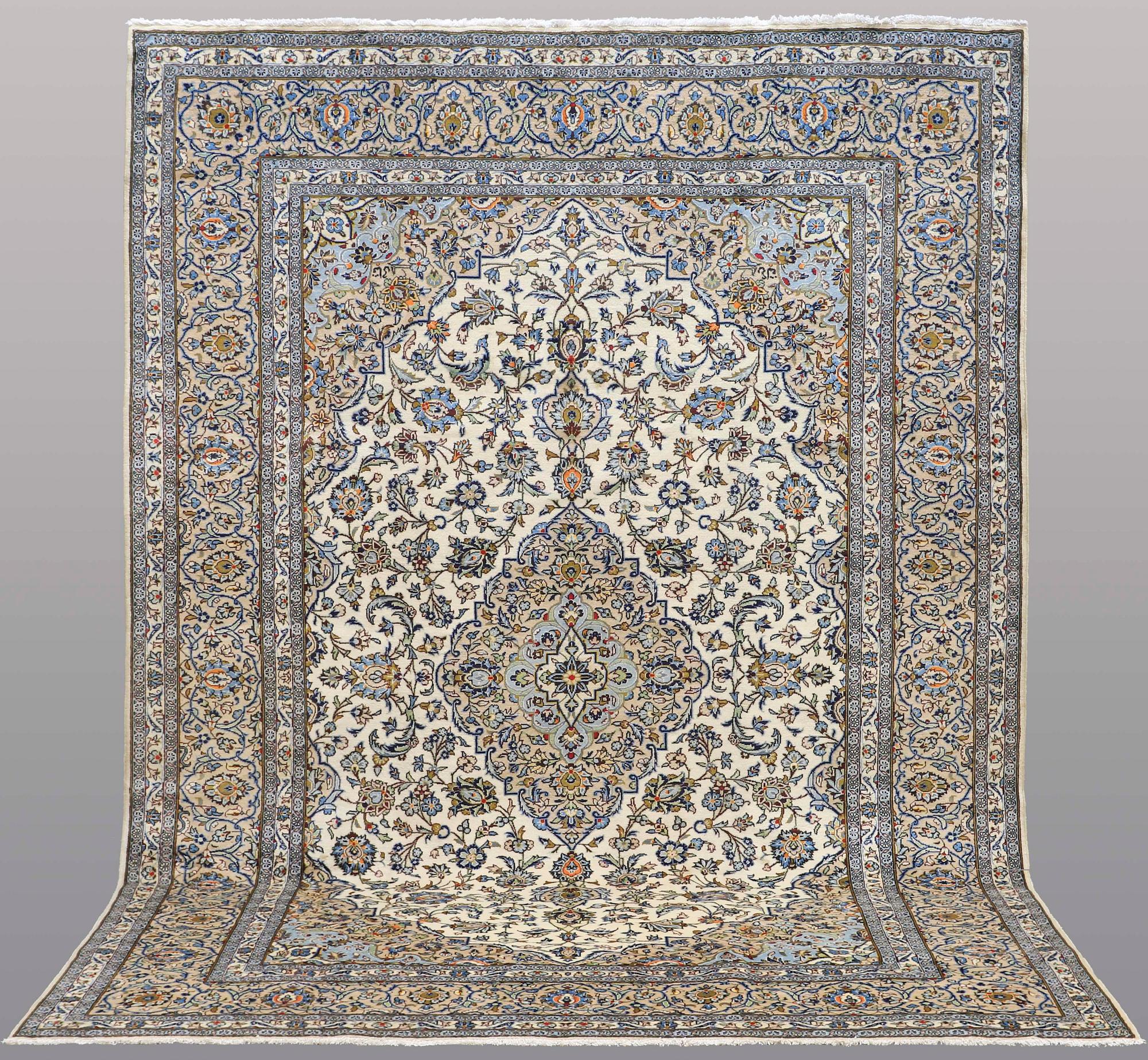 MATTO Kashan , signerad, ca 356 x 256 cm.