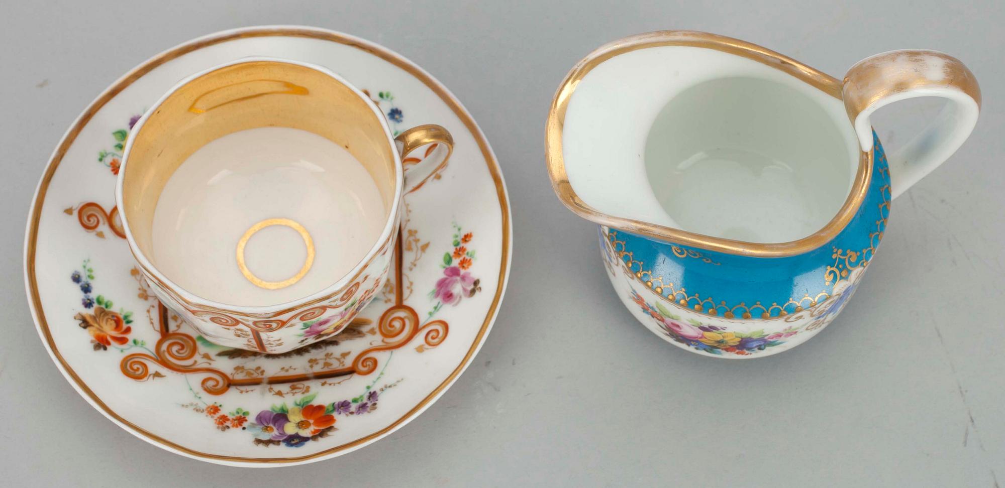 GRÄDDSNÄCKA och KAFFEKOPP, porslin, Popov, empire, Ryssland, 1800-talets början.