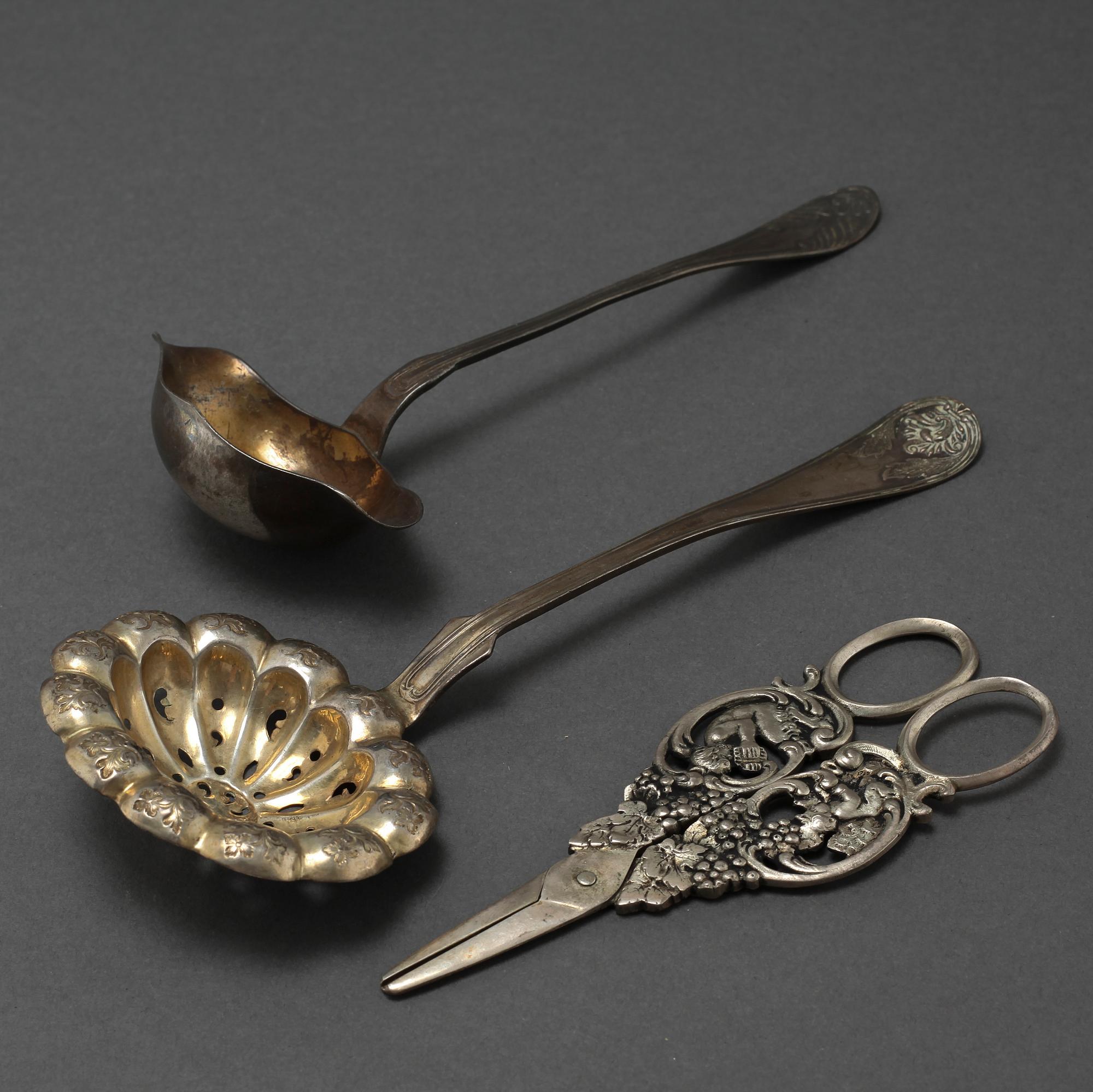 28 pcs of silverware, 19th century.