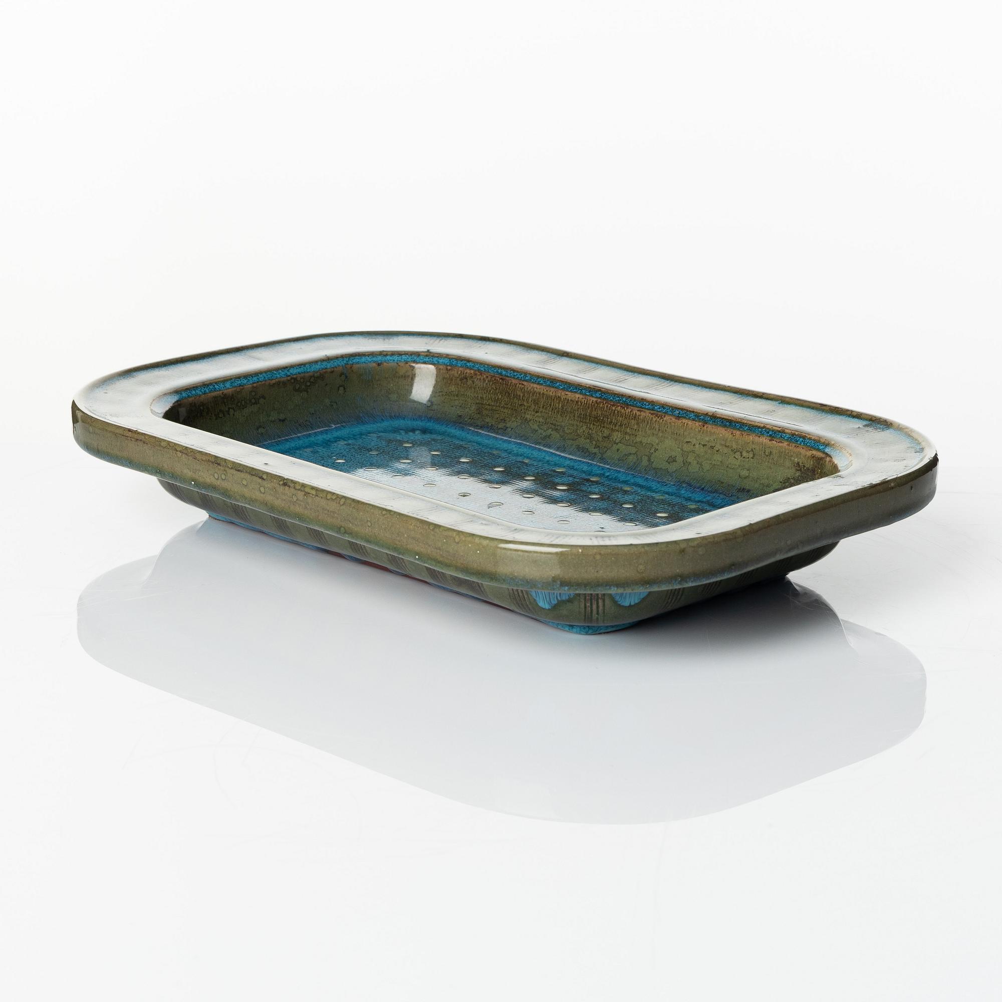 Wilhelm Kåge, a 'Farsta' stoneware dish, Gustavsberg studio, Sweden 1960.