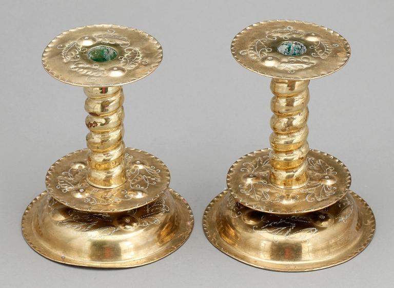 LJUSSTAKAR, ett par, mässing, barockstil, tidigt 1900-tal.