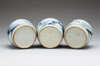 BOJANER, 3 st. Porslin, Kina, 1800-tal.
