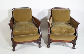 FÅTÖLJER, ett par, 1930-40-tal.
