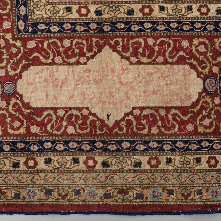 MATTO, a semi-antique Tabriz, ca 466 x 328,5 cm.