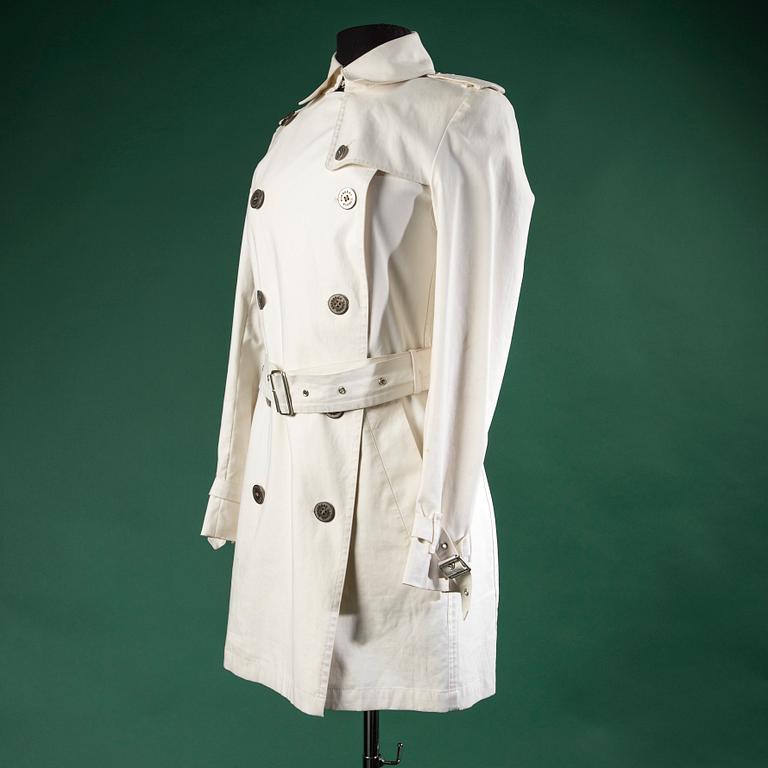 TRENCHCOAT by Burberry.