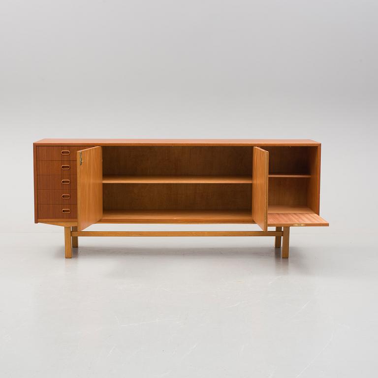 SIDEBOARD, 1900-talets mitt.