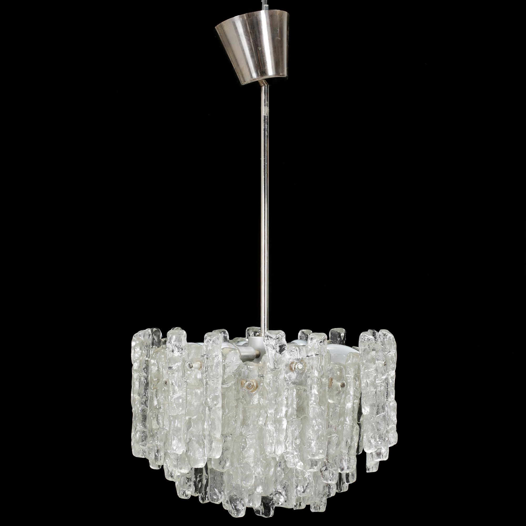 TAKLAMPA, "Ice block chandelier", J.T Design, Kalmar, Österrike, 1960-tal. Höjd ca 70 cm.