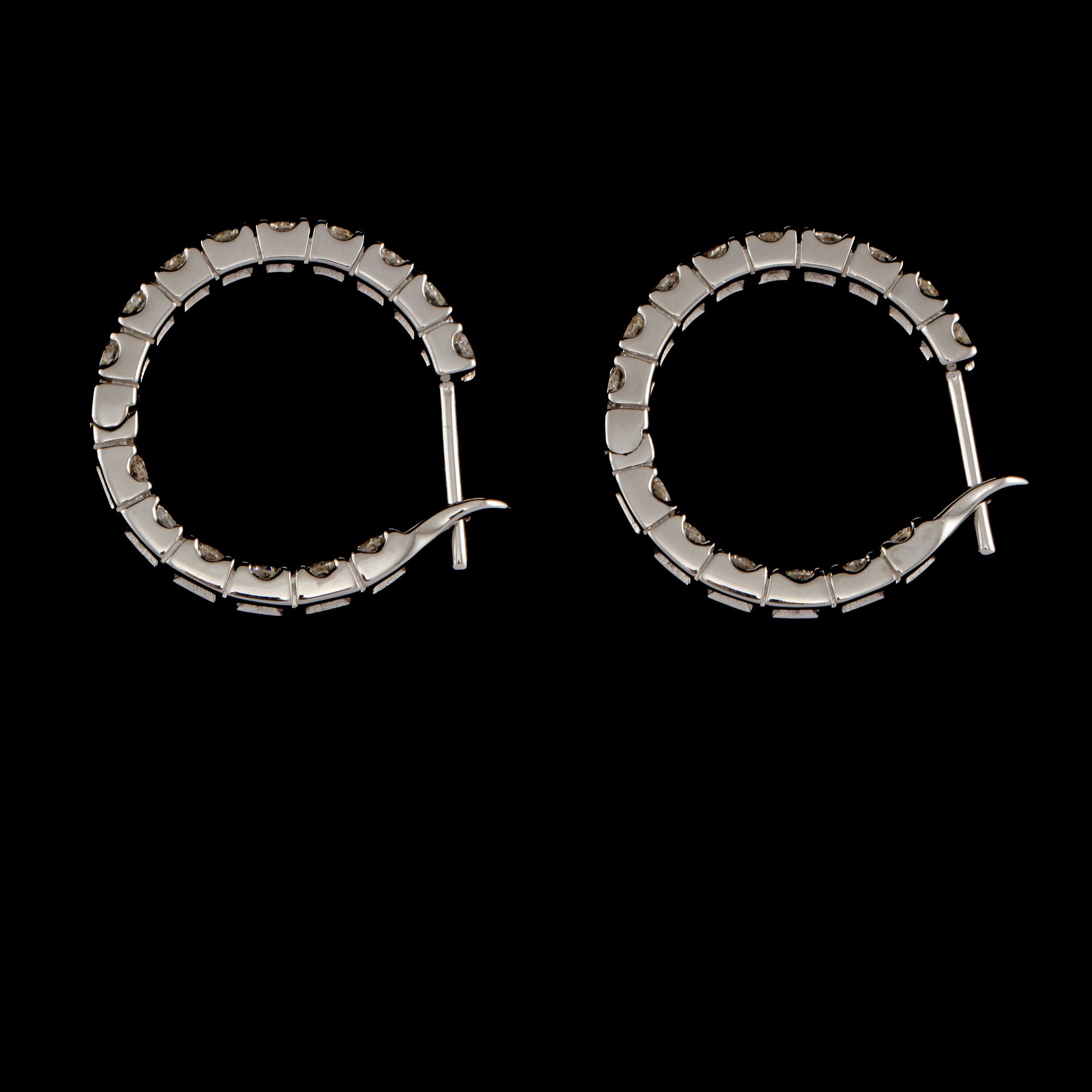 ÖRHÄNGEN, 18k vitguld med 30 briljantslipade diamanter, ca 2.09 ct. Vikt 3 g.