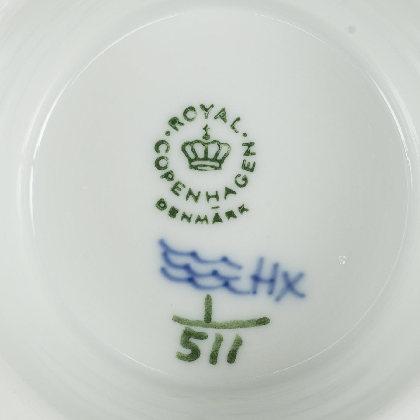 Delar av kaffeservis,  porslin, 13 delar, "musselmalet", hel- och halvblonde, , Royal Copenhagen.