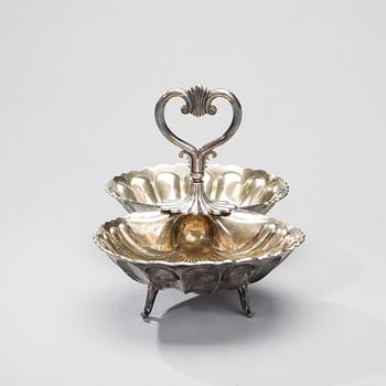 SERVERINGSSKÅL, silver, Ryssland, St.Petersburg ca 1900, Morosov, vikt 1276 g.