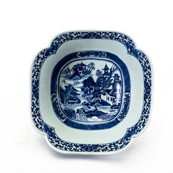 Skål, porslin, Kina, omkring 1800.